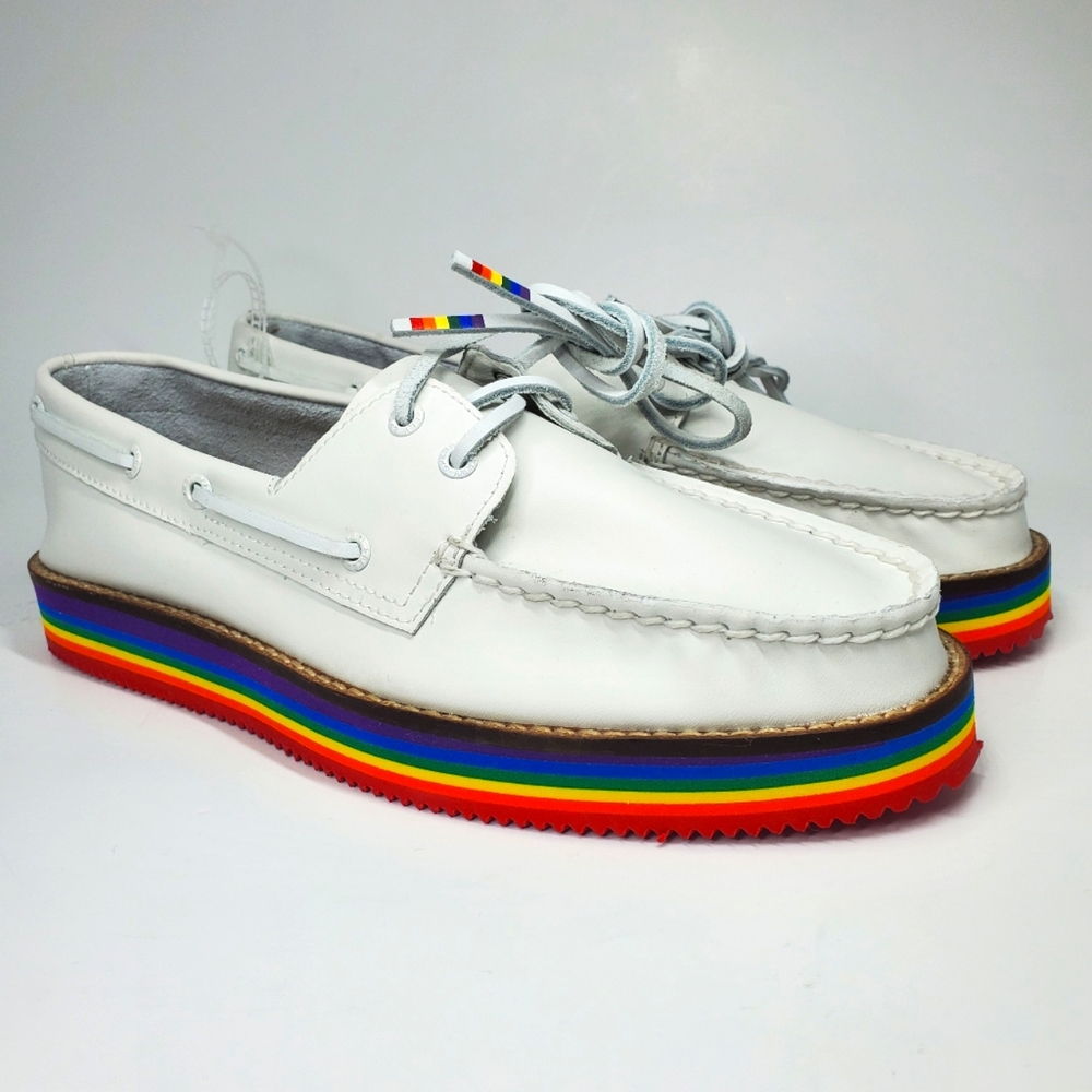 New Sperry Boat Shoe Rainbow Pride shoes Womens Size 8